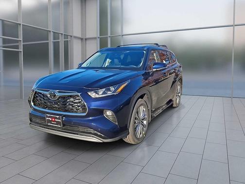 2026 Toyota Highlander Hybrid Platinum