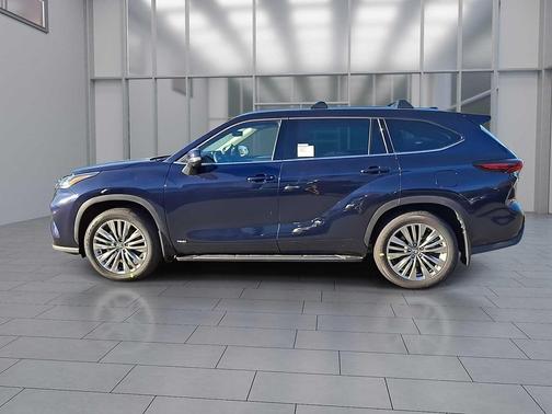 2026 Toyota Highlander Hybrid Platinum