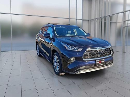 2026 Toyota Highlander Hybrid Platinum