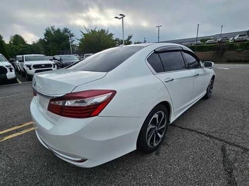 2017 Honda Accord EX-L w/Navigation & Honda Sensing