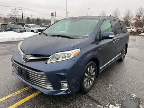 2019 Toyota Sienna Limited Premium