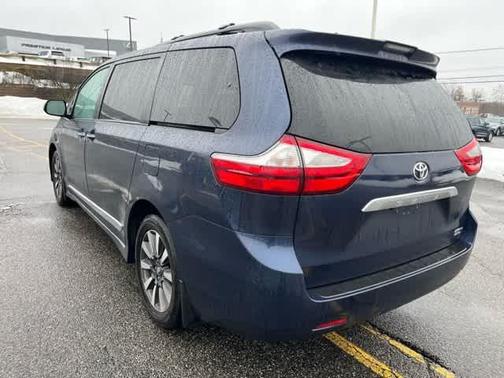 2019 Toyota Sienna Limited Premium