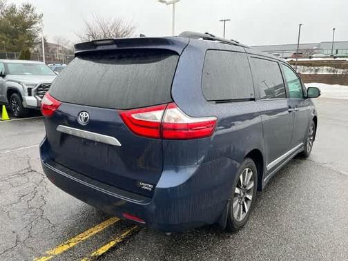 2019 Toyota Sienna Limited Premium