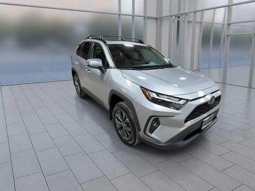 2024 Toyota RAV4 Hybrid XLE Premium