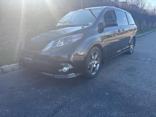 2012 Toyota Sienna SE