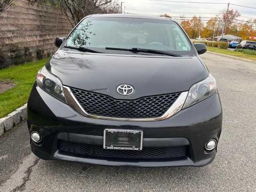 2012 Toyota Sienna SE
