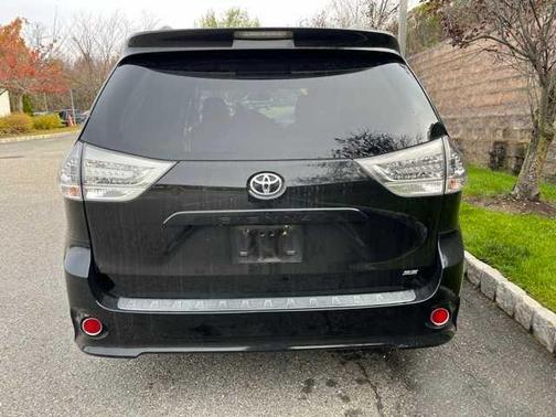 2012 Toyota Sienna SE