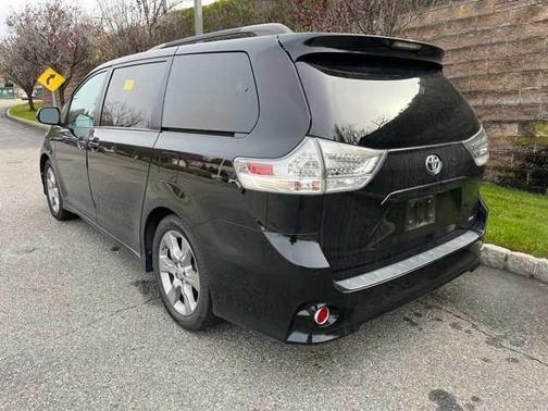 2012 Toyota Sienna SE