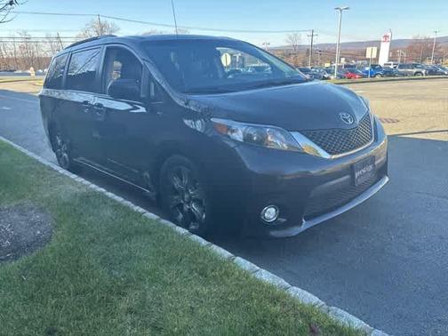 2012 Toyota Sienna SE
