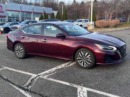 2023 Nissan Altima 2.5 SV