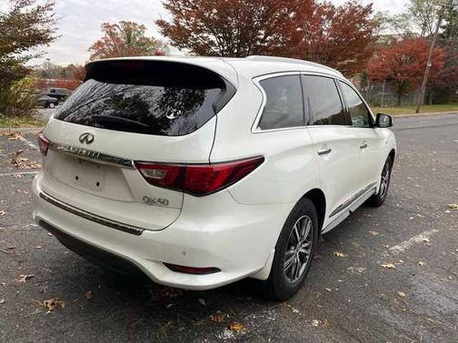 2017 INFINITI QX60 Base