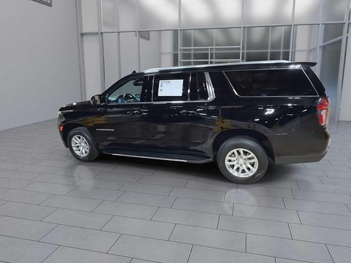 2022 Chevrolet Suburban LT