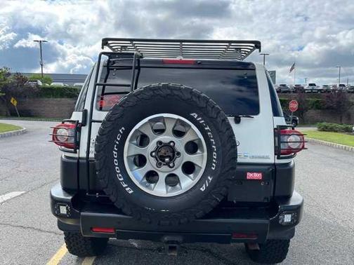 2013 Toyota FJ Cruiser Base