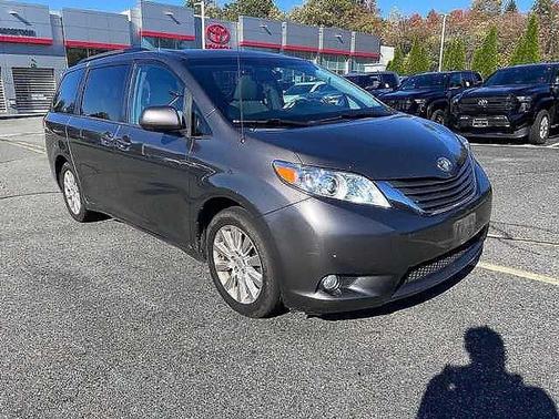 2013 Toyota Sienna XLE