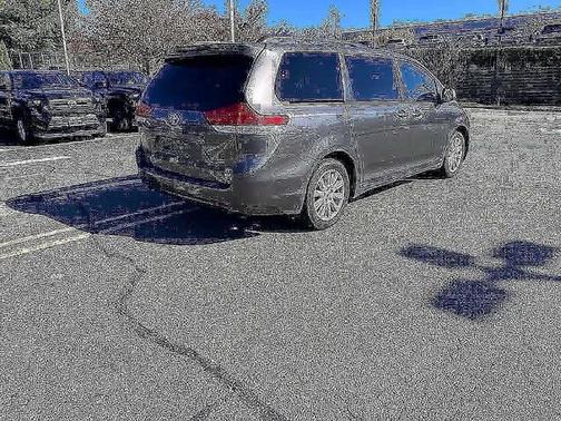 2013 Toyota Sienna XLE