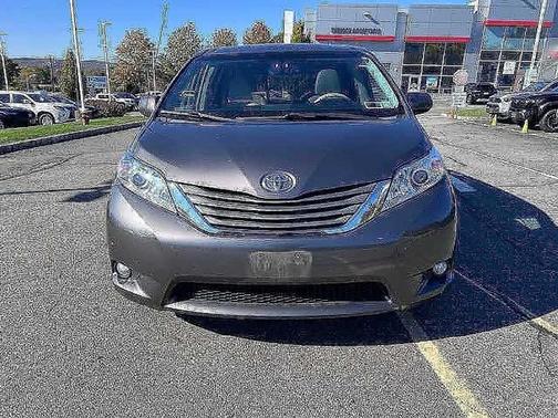 2013 Toyota Sienna XLE