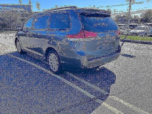 2013 Toyota Sienna XLE