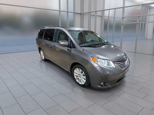 2013 Toyota Sienna XLE
