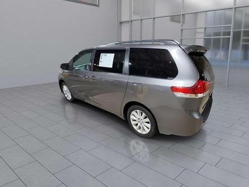 2013 Toyota Sienna XLE