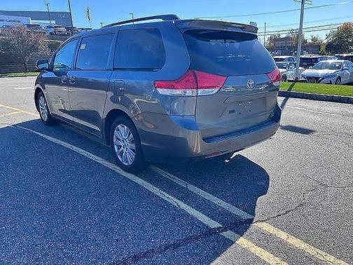 2013 Toyota Sienna XLE