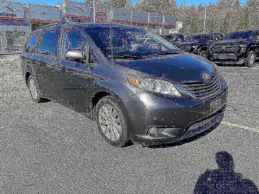 2013 Toyota Sienna XLE