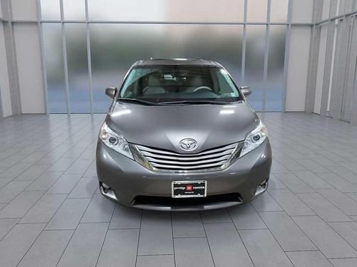 2013 Toyota Sienna XLE