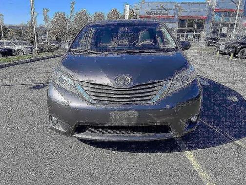 2013 Toyota Sienna XLE