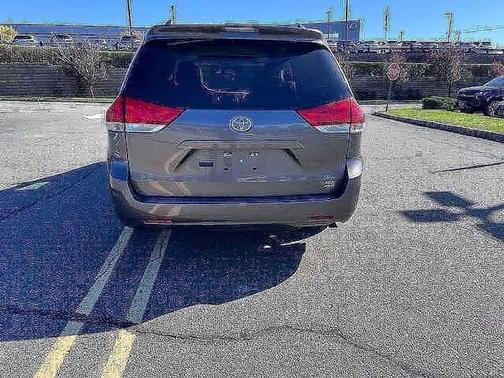 2013 Toyota Sienna XLE