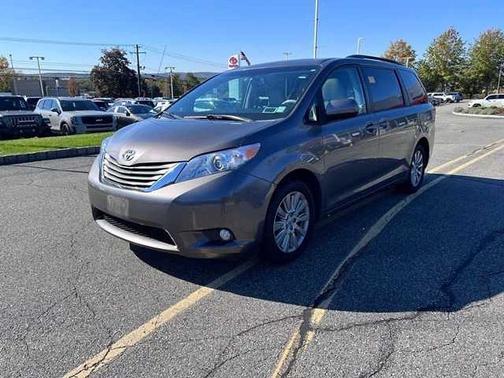 2013 Toyota Sienna XLE