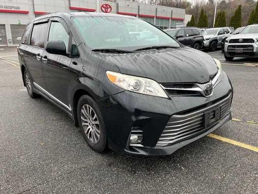2018 Toyota Sienna XLE