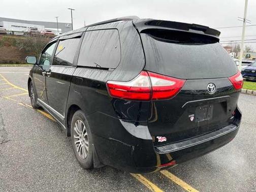 2018 Toyota Sienna XLE