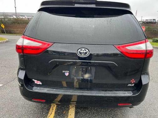 2018 Toyota Sienna XLE