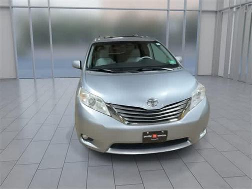 2011 Toyota Sienna XLE