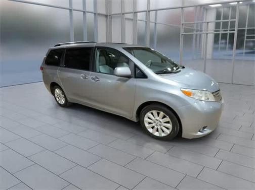 2011 Toyota Sienna XLE