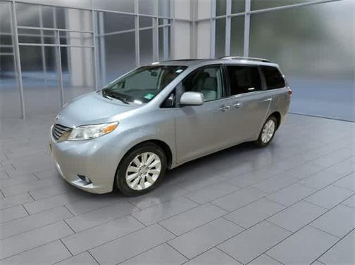 2011 Toyota Sienna XLE