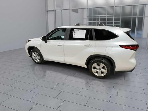 2023 Toyota Highlander Hybrid LE