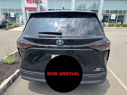 2023 Toyota Sienna XLE 8 Passenger