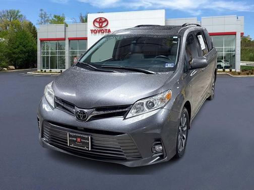 2020 Toyota Sienna XLE