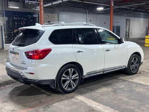 2019 Nissan Pathfinder Platinum