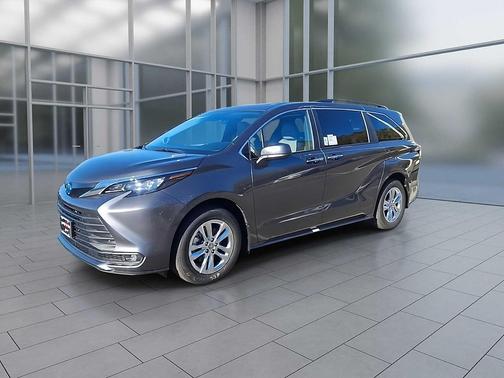 2025 Toyota Sienna XLE 7 Passenger