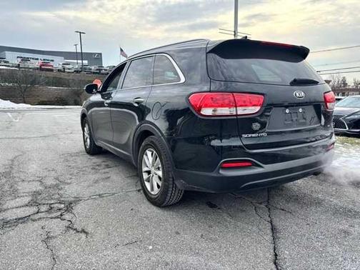 2018 Kia Sorento LX