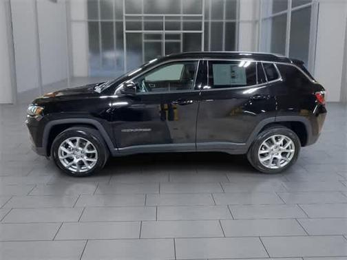 2022 Jeep Compass Latitude Lux