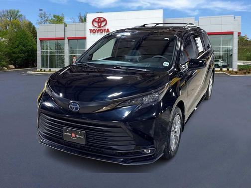 2022 Toyota Sienna XLE