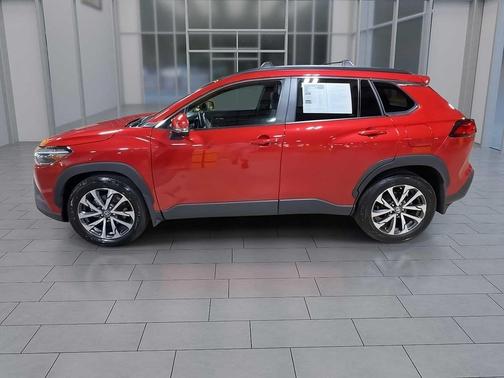 2024 Toyota Corolla Cross XLE