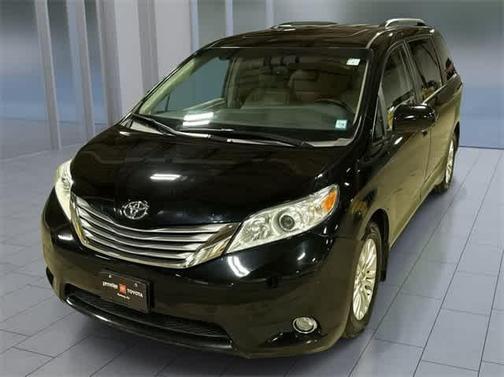 2017 Toyota Sienna XLE