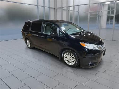 2017 Toyota Sienna XLE