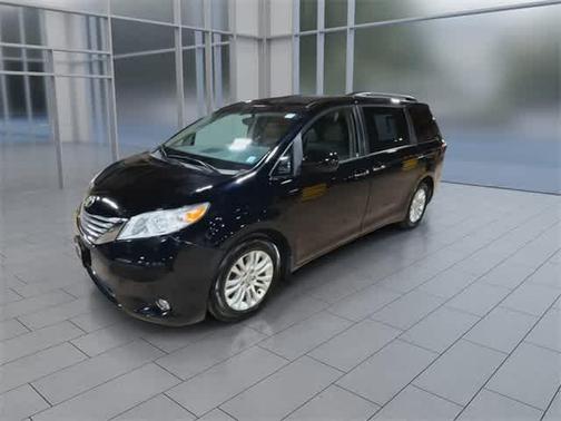 2017 Toyota Sienna XLE