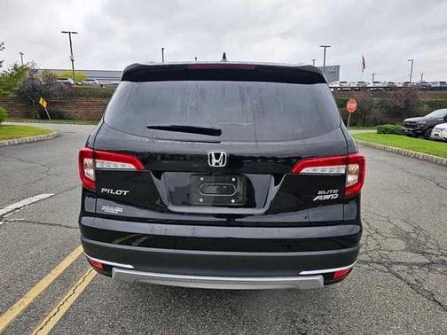 2022 Honda Pilot AWD Elite