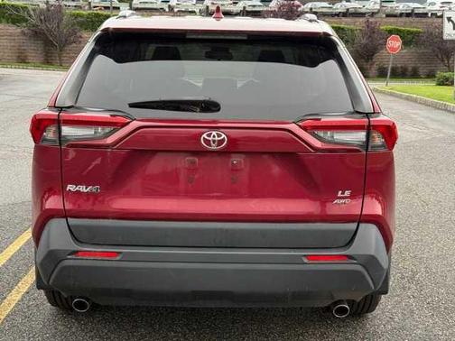 2020 Toyota RAV4 LE