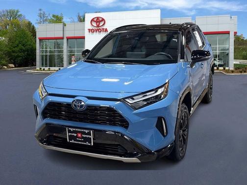 2023 Toyota RAV4 Hybrid SE
